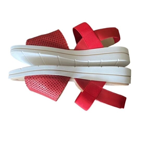 Spring Step Red Travel Flat Sandal 40 - Picture 5 of 7